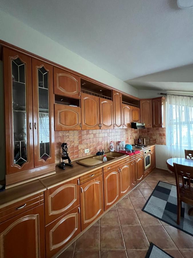 Villa Sokoli, Enjoy Sunset At This Spacious Apartment Tirana Exteriör bild