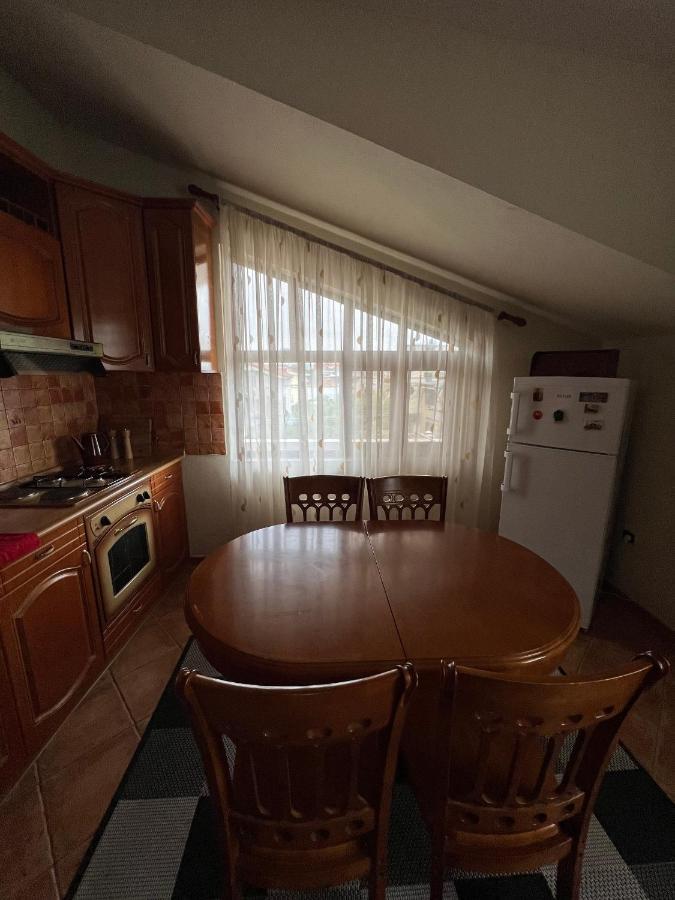 Villa Sokoli, Enjoy Sunset At This Spacious Apartment Tirana Exteriör bild