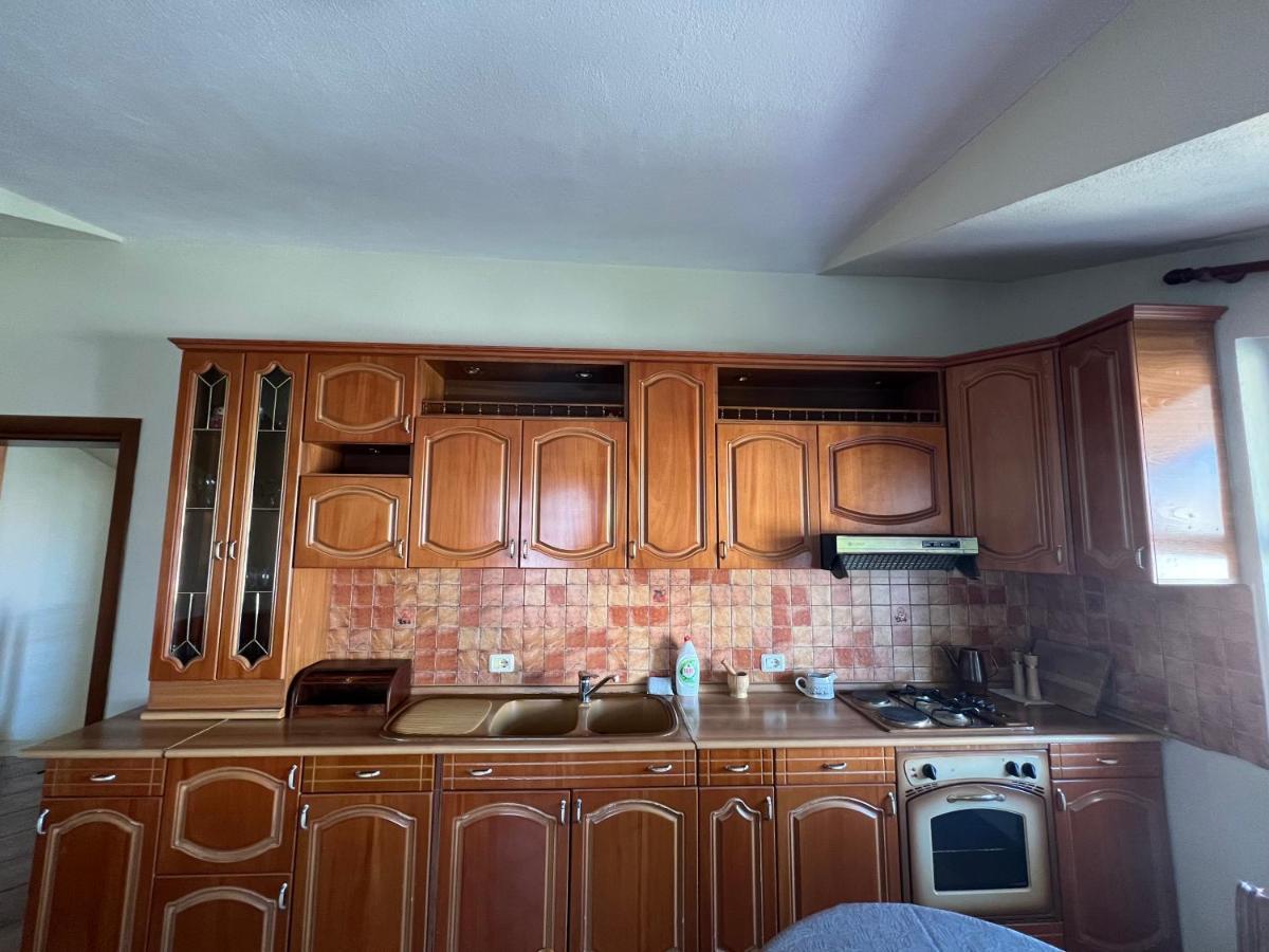 Villa Sokoli, Enjoy Sunset At This Spacious Apartment Tirana Exteriör bild