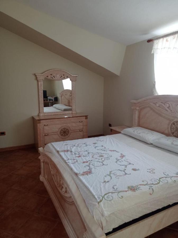 Villa Sokoli, Enjoy Sunset At This Spacious Apartment Tirana Exteriör bild