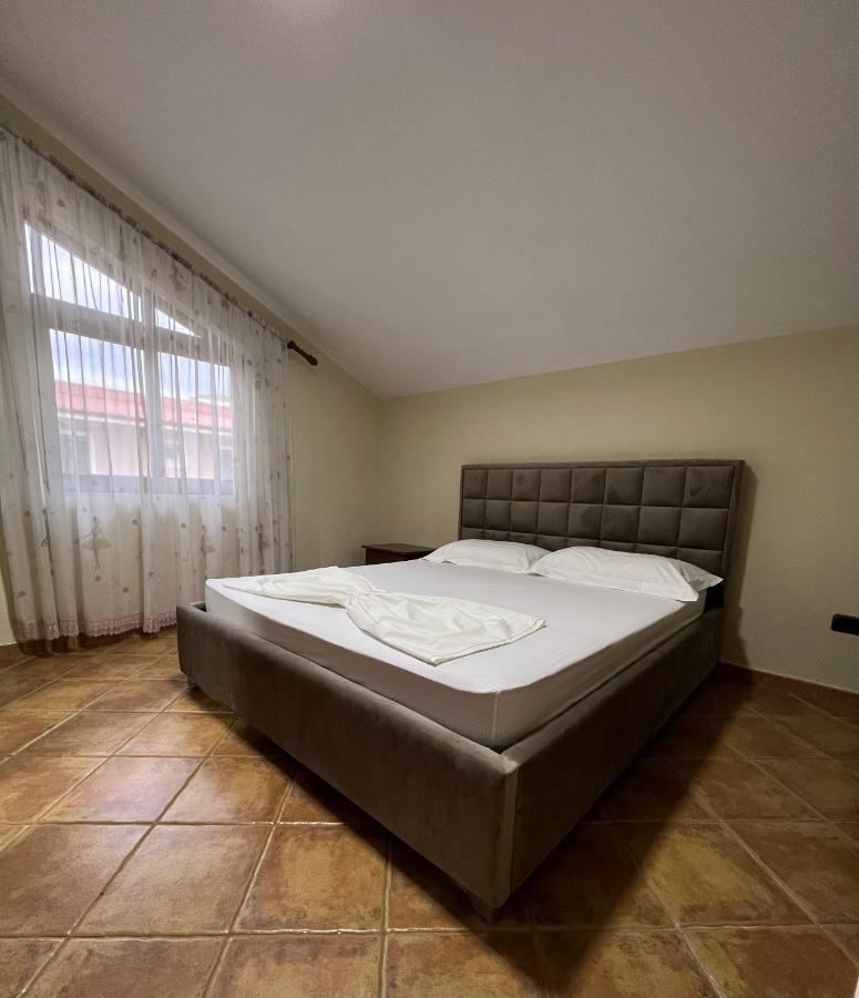 Villa Sokoli, Enjoy Sunset At This Spacious Apartment Tirana Exteriör bild