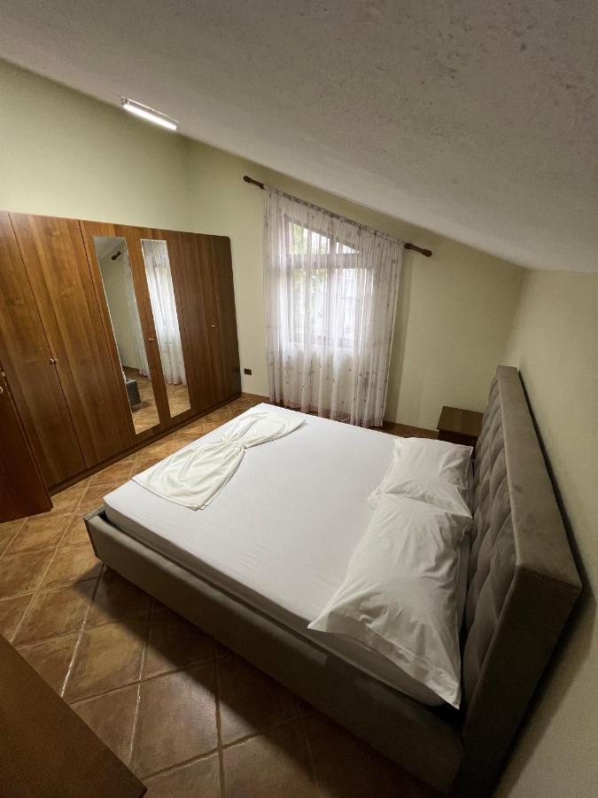Villa Sokoli, Enjoy Sunset At This Spacious Apartment Tirana Exteriör bild